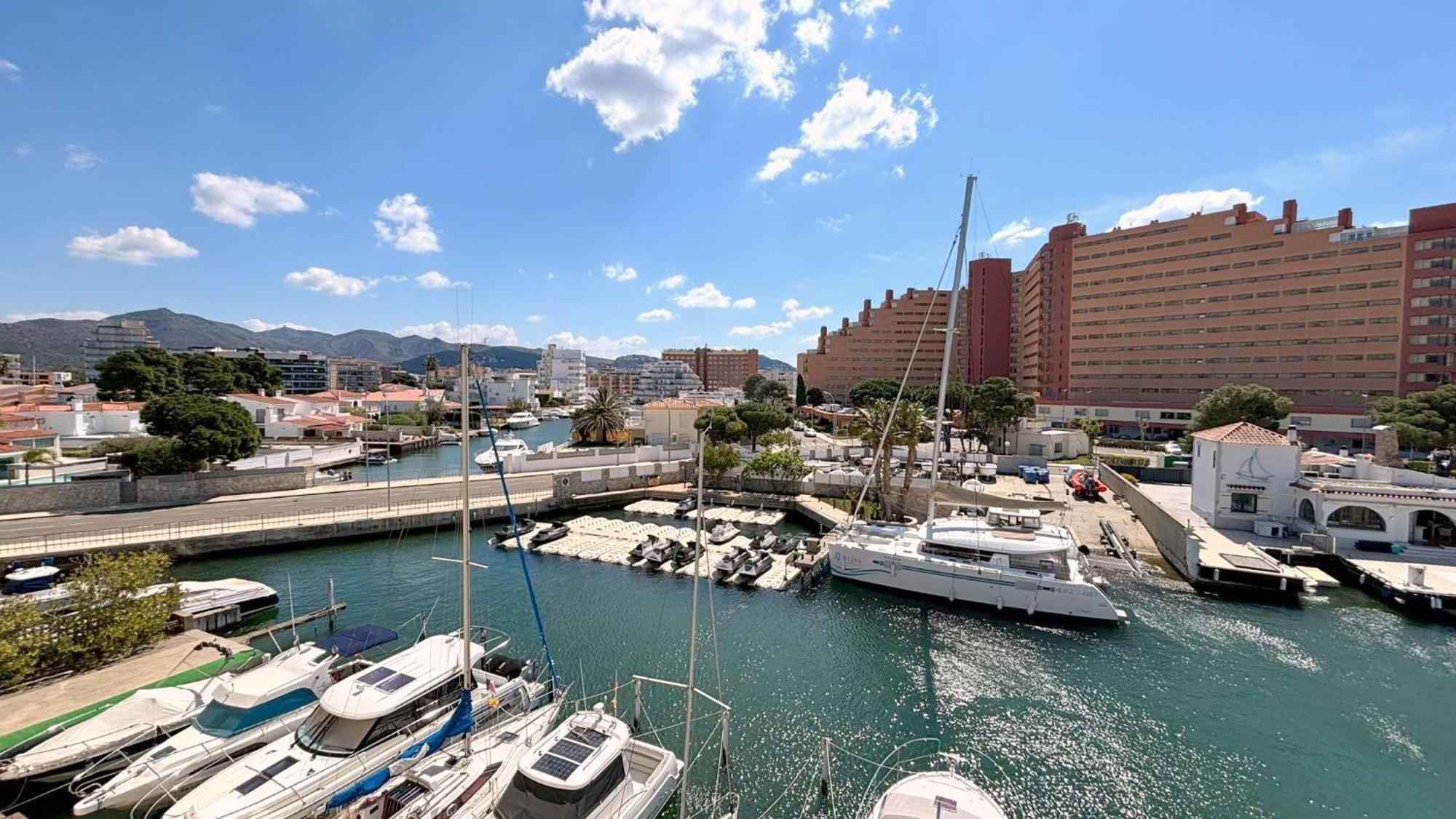 Ferienwohnung Cap Llarg Roses Exterior foto